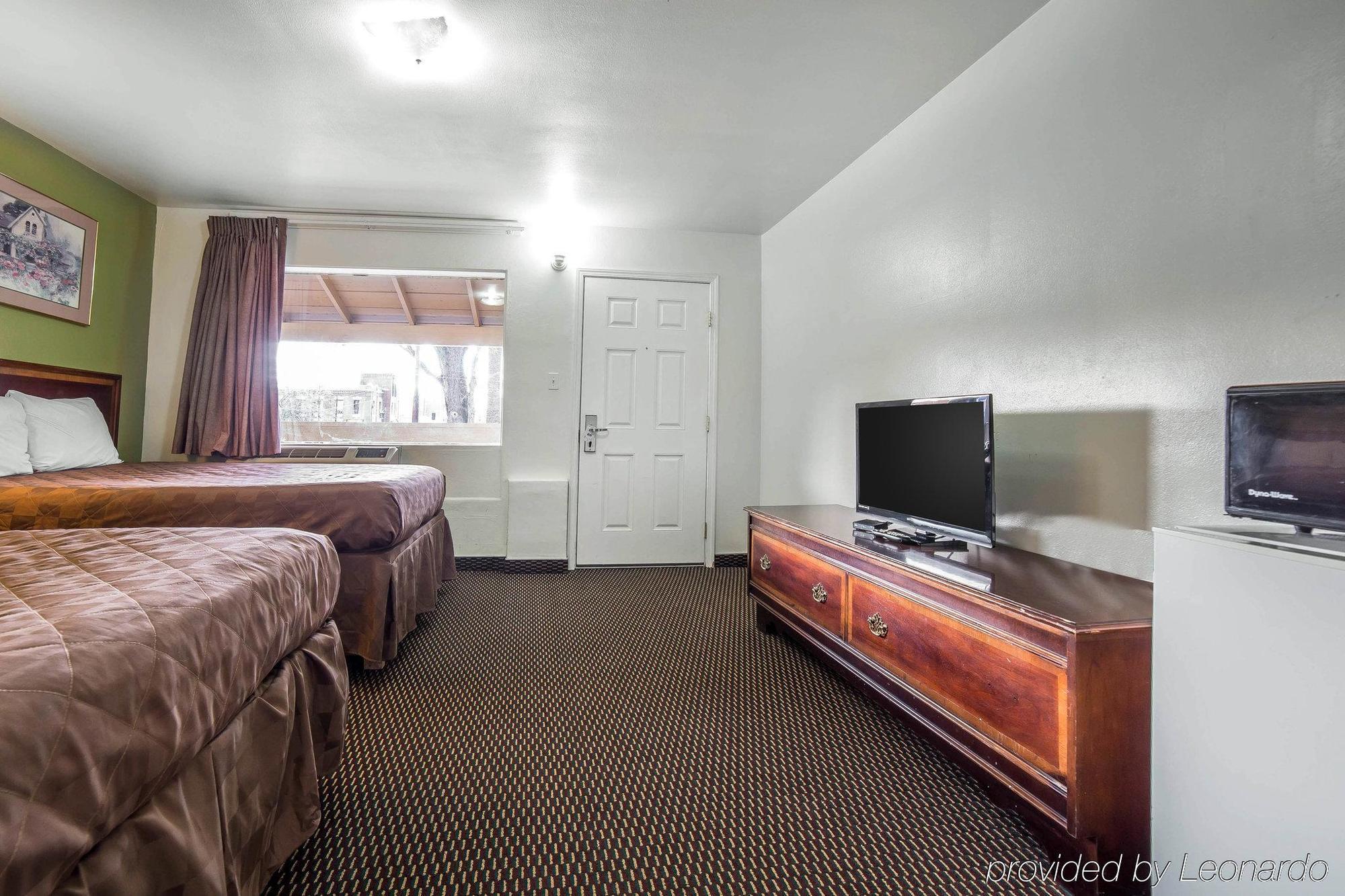 Oyo Hotel Pendleton Or Downtown ภายนอก รูปภาพ